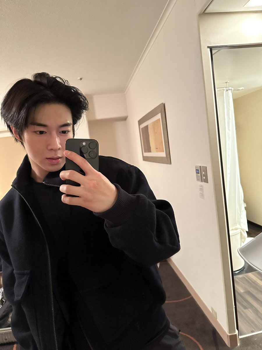 SF9official's tweet photo. 무슨 일이 일어나고 있나요? https://t.co/CQDHLqQcJe