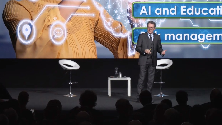 GruppoHera's tweet photo. Etica e prospettive dell’#IntelligenzaArtificiale, a #HerAcademy 2023 ne parla il Prof. Luciano @Floridi: “Abbiamo cambiato il mondo per adattarlo a questi nuovi strumenti, ora dobbiamo essere intelligenti e adattare i processi all'#AI”

#IntelligenzaNelFuturo #GruppoHera https://t.co/GkOnUXco7w