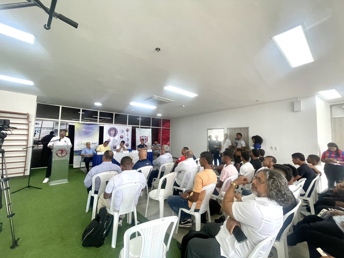 victorrpolo's tweet photo. Nuevamente @Unimagdalena marcando la ruta de transformación en el deporte con el convenio con el @UnionMagdalena con el Centro de Alto Rendimiento y Estudios Biomédicos . @pverasalazar dejando una imborrable huella de construcción con hechos reales y palpables que benefician a la gente de esta región caribe . Una versión original de inclusión y cambio .