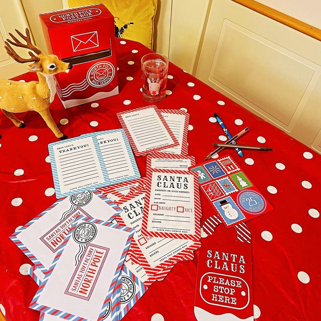 TheCoreLeeds's tweet image. Christmas is almost here, so be sure to jot down your wishes for Santa! 🎅✨ Visit @poundland and snag this Letter Writing Kit for just £1.📝🎄
 #SantaWishList #PoundlandFinds #FestiveWishes