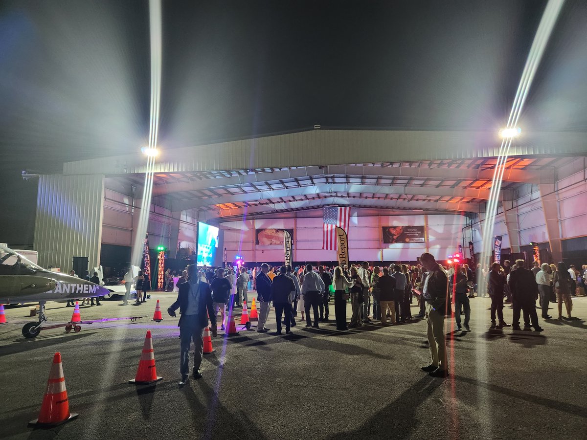 TouchdownStocks's tweet image. Just a few of many pictures from the 1st day of #NobleCon and "The After" Networking Event at the Privaira Hangar.

George W. Bush will be on stage soon as part of the 2nd day's agenda!