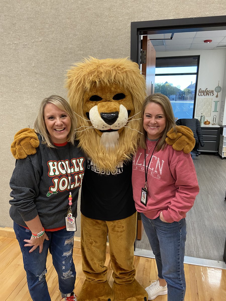 Our November Roar Rally was a hit! We celebrated our Roar Recipients for the character trait of gratitude, and Leo stopped by as a special guest!! #theprestonpride