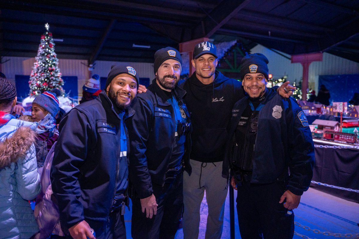 Jordan Poyer Foundation tweet media