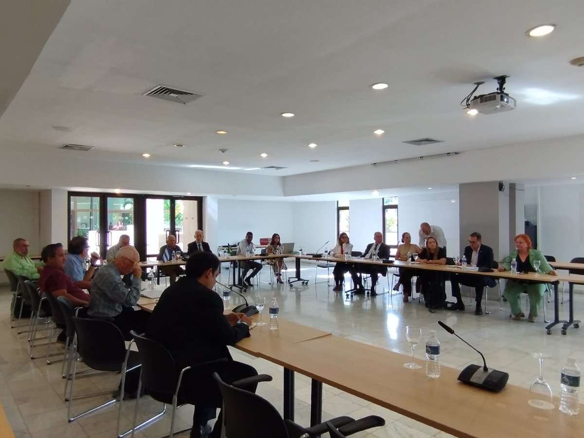 Preside <a href="/citmacuba/">Ministerio de Ciencia, Tecnología y Medio Ambiente</a> Reunión del V Comité Gestor Cuba-Brasil que sesionará los días 5 y 6 de diciembre en Cuba. Participa Viceministro del MICT Inácio Arruda con amplia delegación para colaborar en temas de salud, energía, educación y bioeconomía. #ciencia <a href="/DiazCanelB/">Miguel Díaz-Canel Bermúdez</a> <a href="/ElbaRosaPM/">Elba Rosa</a>