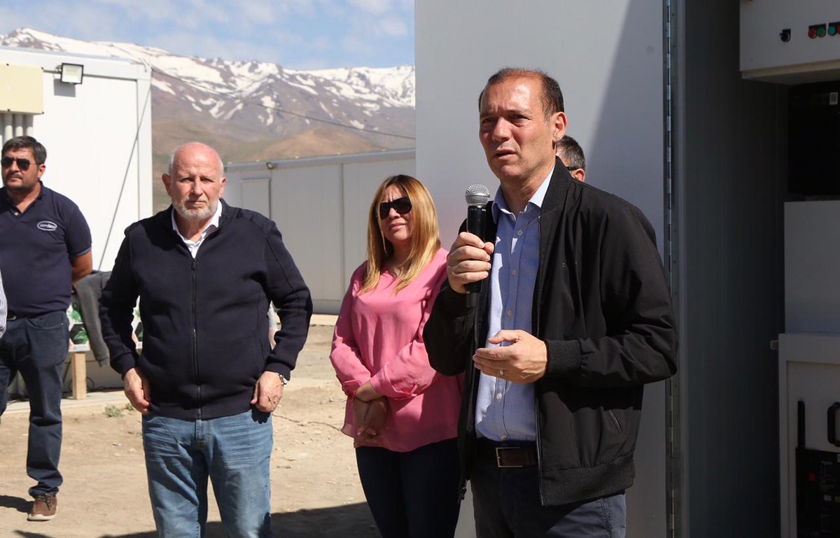 OmarGutierrezOk's tweet image. ¡Neuquén ya tiene su primer parque solar en el norte neuquino!
Con orgullo, inauguramos el parque fotovoltaico El Alamito.
Un importante avance para
📊diversificar la economía
♻️reconvertir la matriz energética
⚖️equilibrar el desarrollo territorial sustentable y equitativo.