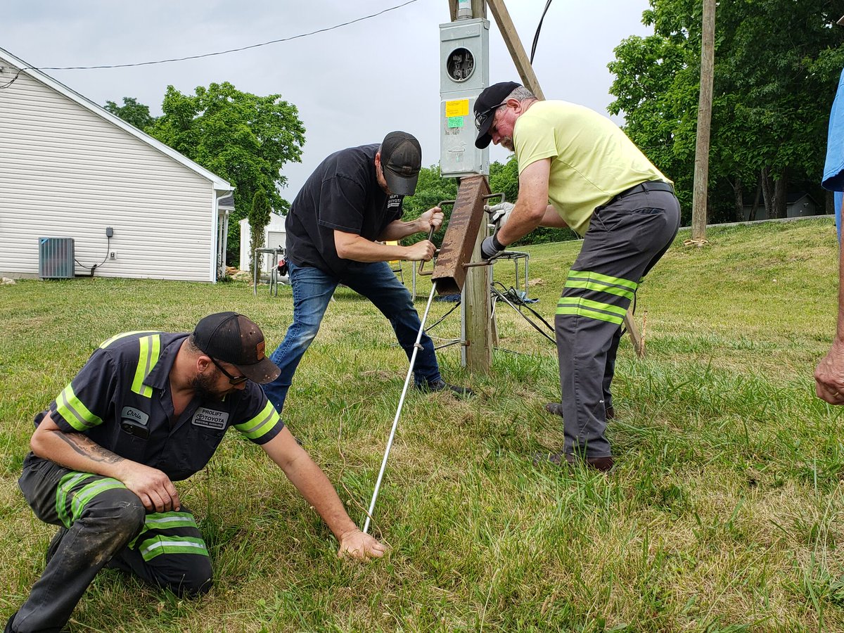 ProLift's tweet photo. On this International Volunteer Day, we're taking a moment to reflect on and celebrate the heart of volunteerism that thrives within our #ProLift family. Our team's dedication to giving back and making a positive impact in our communities is truly commendable. https://t.co/UIrk4kV1yQ