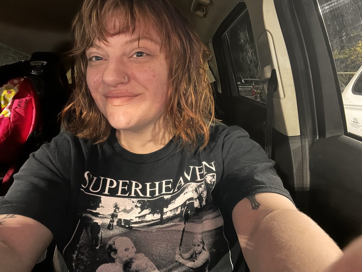hales_yeah's tweet photo. Oh yeah I have bangs now https://t.co/3r3b6wqCUx