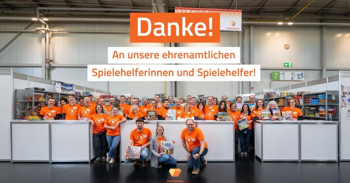 Heute ist #TagdesEhrenamts. 
1000 Dank also an unsere 
Erklärbären. ❤️ #spielwiesn23 #brettspiel #augsburg 🥰