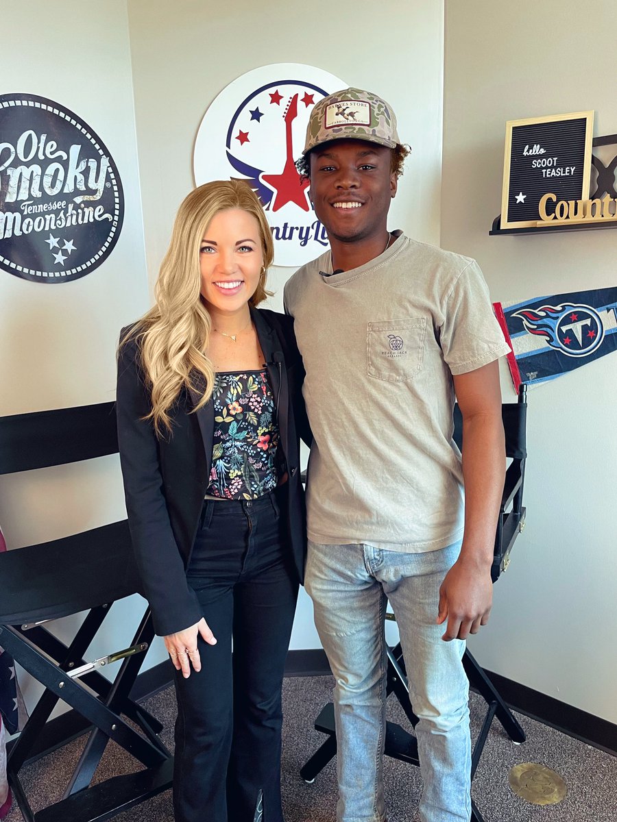 KirstieKraus's tweet photo. My work day today looks like this ๐..got to interview @DanSmalleyMusic & #scootteasley today for back to back interviews with @CountryLineTV ๐๐ผ
๐ฏ๐๏ธ ๐ฅ ๐ฌ
#hosting #countryline #dansmalley #countrymusic #countrylinetv https://t.co/5Wkkr6jgKo