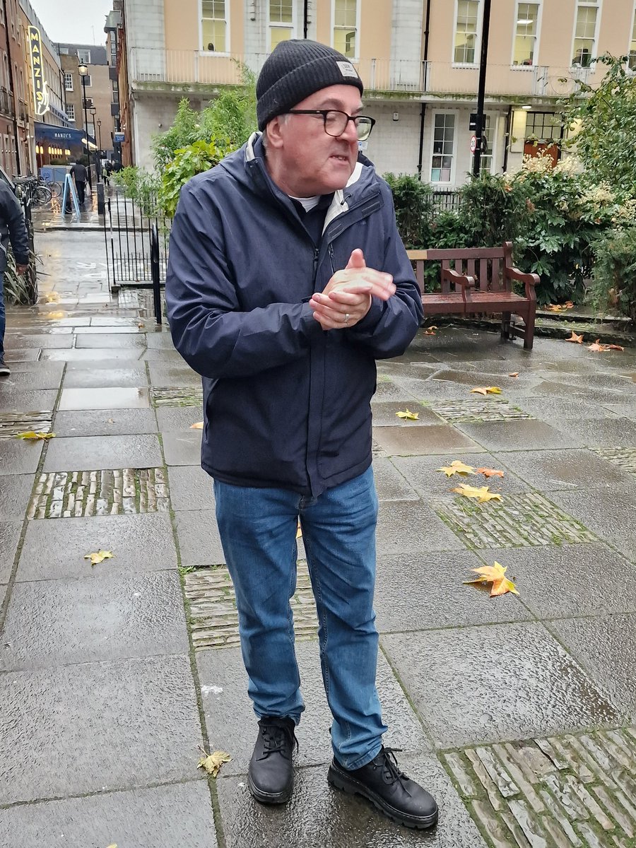 wobblyclark's tweet photo. #WinterWarmer #Beerstorming #SohoTour this man OD of @HiPSToursLDN is a brilliant #London tour guide. What an afternoon ๐ https://t.co/0eEhrVVW7A