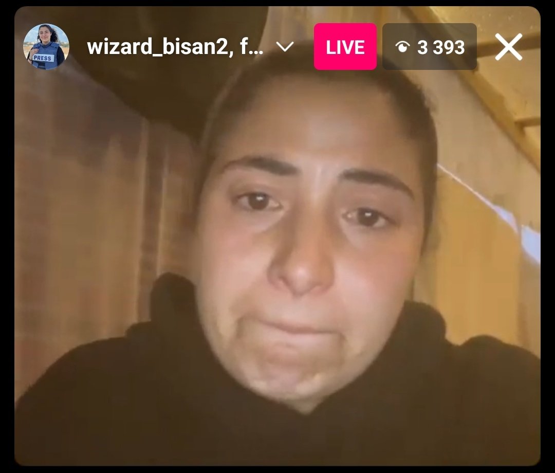 Mahdiyyaaaa's tweet image. You can just see the pain in her eyes. Bisan, you are in our hearts, and you are in our prayers.