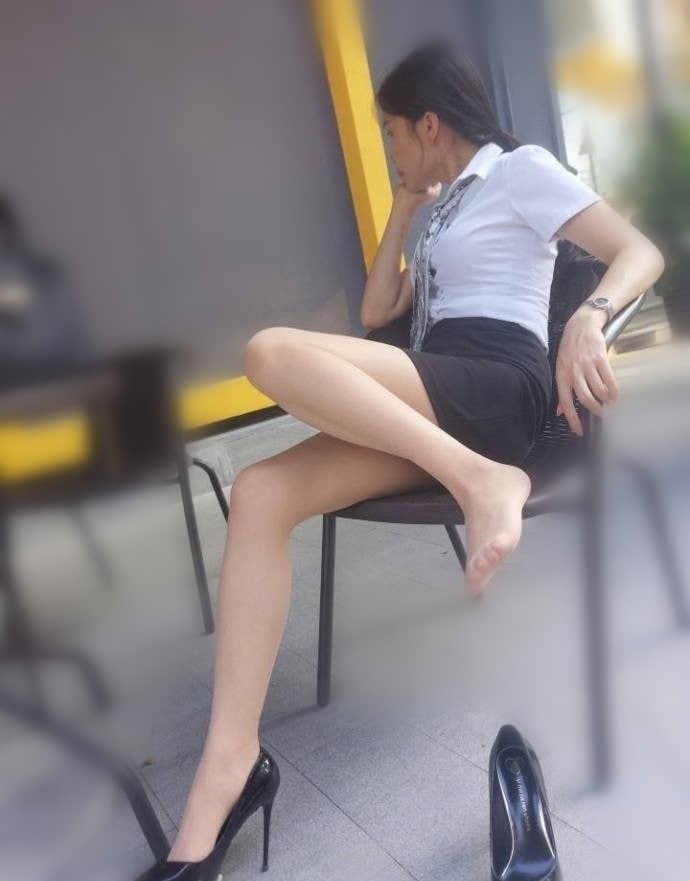 Zem_LakEla's tweet photo. 這就是傳說中的女人味，很有氣質臉蛋清秀
完全看不出來有35歲了，有過失敗的婚姻 
無小孩所以身材外貌都保養的很好.不像結婚過的女人出來兼職是因為寂寞很多年獨守空房很寂寞很想找個人陪著 

#約會賴：hyp623
#tg分享：https://t.co/Cnw4QsmsVz
#fb直接聯絡我：https://t.co/ZZnSombdc3 https://t.co/azDr6vroYx