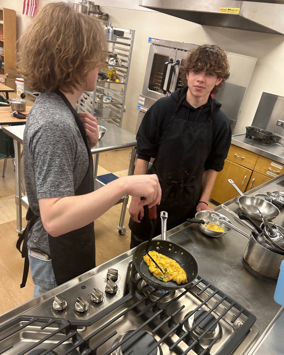 lswhs's tweet photo. ๐YEAH! Culinary classes got the OKAY to use the ovens! Mrs. Morrow's Culinary 1, block 2 class made some omelets! #delcious! #learningtocook https://t.co/oaQFl1tRsr