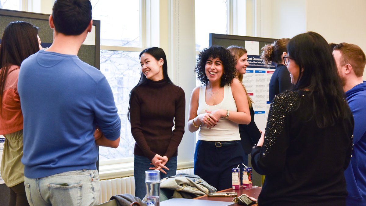 SmithBusiness's tweet photo. Smith celebrated #BusinessResearch with a poster presentation session at #GoodesHall. Students in the inaugural undergraduate research in business course delved into the world of research production in a business setting, with outstanding results!
https://t.co/6XK4PYyxnY https://t.co/bW2CDu63wW