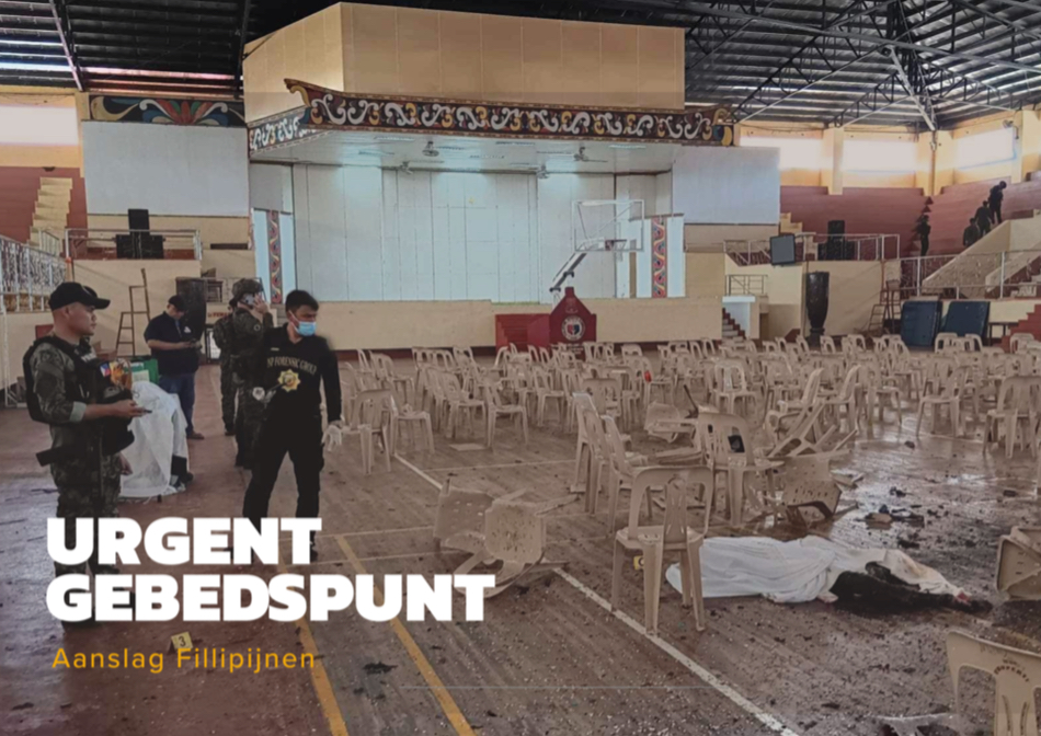Bij een verwoestende explosie kwamen op zondag 3 december ten minste vier mensen om het leven en raakten 45 anderen gewond. Tijdens een katholieke ochtendmis vond de bomaanslag plaats in Marawi, Zuid-Filippijnen. De slachtoffers bestaan ​​voornamelijk uit studenten.💔🙏🏽