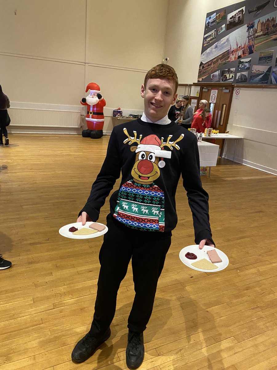 Proud teacher moment today as 10 of our S3 prefects helped prepare and serve for the Grangemouth Community Pantry and Cafe’s Festive Lunch. Organisers and guests commented on how you were a credit to yourselves and the school. Well done all 👏 <a href="/GrangemouthHS/">Grangemouth HS</a> <a href="/DYW_ForthValley/">DYW Forth Valley</a>