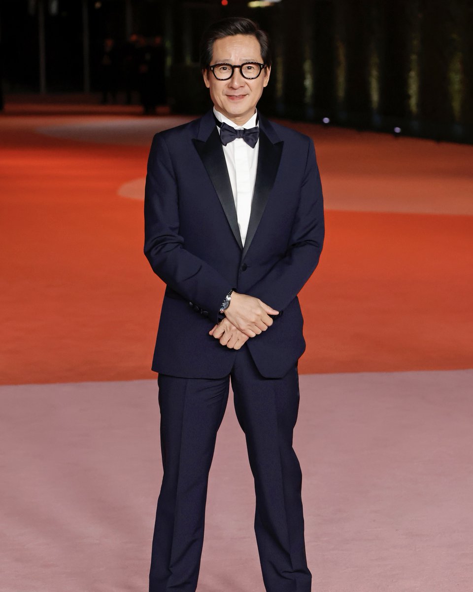 Dior's tweet image. Dashing figures.
At the @AcademyMuseum Gala, @DannyRamirez impressed in a black wool double-breasted suit and Ke Huy in a navy wool and silk tuxedo, both Dior men's creations by Kim Jones.
#AcademyMuseum #StarsinDior