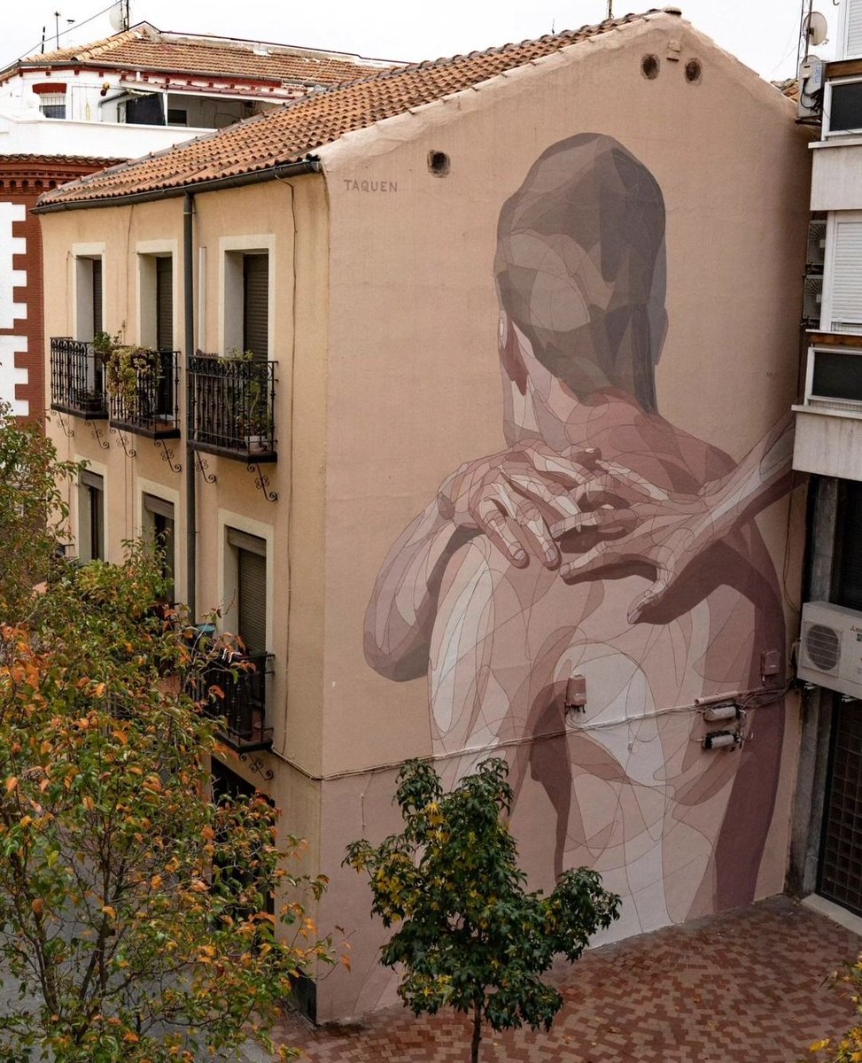 'Soliloquio' by Spanish Taquen in Madrid, Spain (2023) #taquen #lamolinastreetart | photo via artist mysl .nl/sLYI