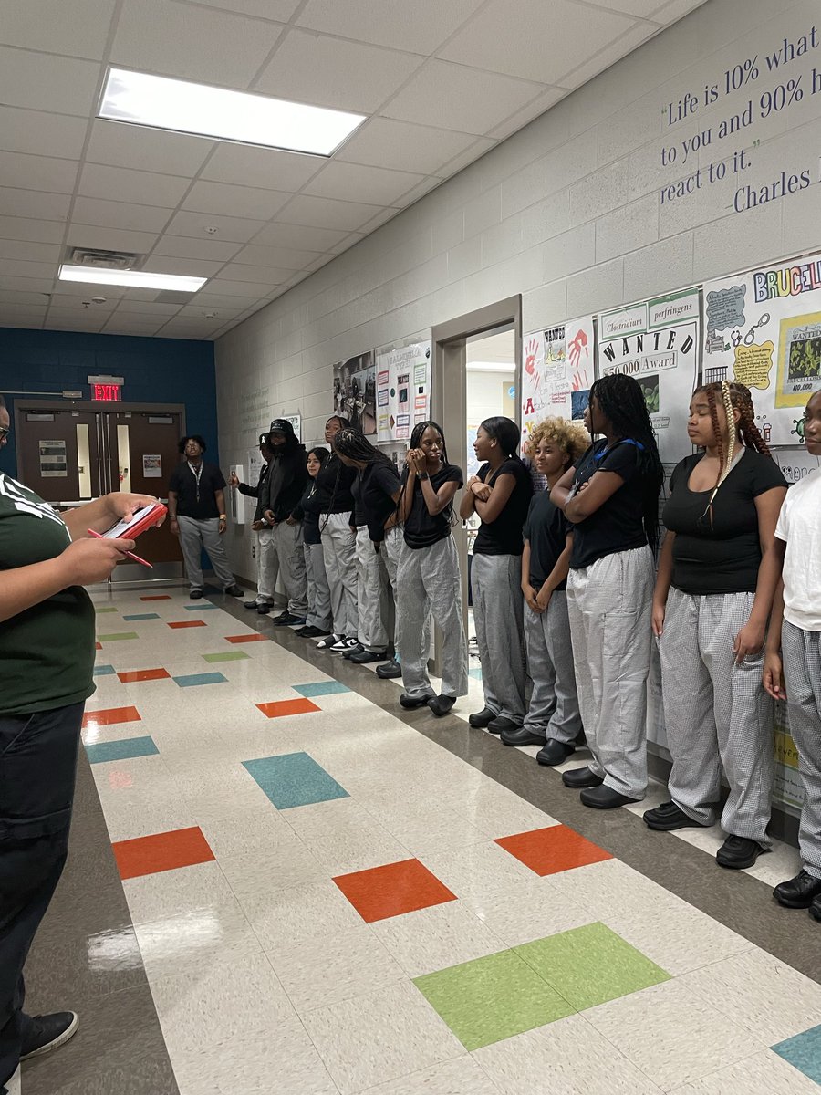 Chef Rutherford and Chef Williams teaching math while teaching knife skills in our Culinary pathway! #measurements #culinarymath #knifeskills #culinary <a href="/FultonCoSchools/">FultonCountySchools</a> <a href="/FCSCTAE/">Fulton County Schools CTAE</a>