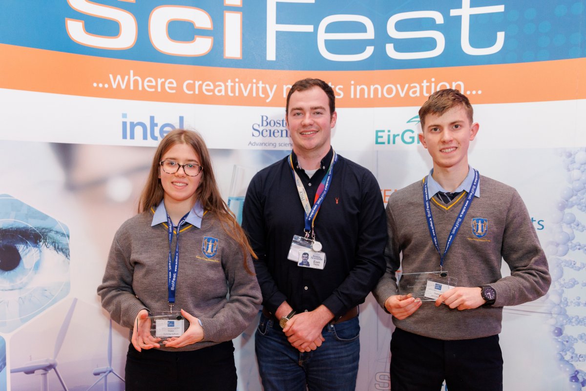 SciFest4STEM's tweet photo. What an honour it was to have SciFest alumni return as judges at #scifestfinal2023 The  depth of experience and knowledge they brought to the judging panel was truly outstanding. Thank you Oisín O'Sullivan, Jack O'Regan Kenny, Eoin Hayes, Mark Lyons &amp; Omar Salem @Society4Science https://t.co/aWksQqNvaf