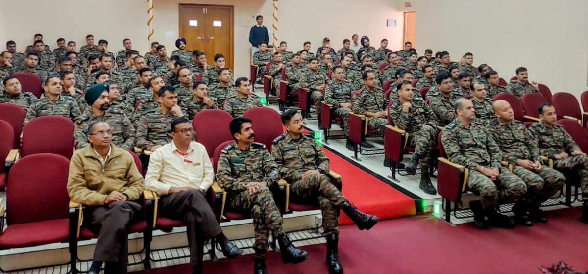 Officers of DSTSC course from #MILIT Pune visited Air Force station ...