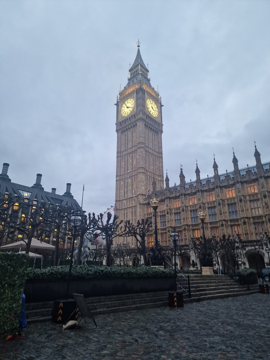 FellFoodie's tweet image. Had the pleasure of attending an event at Westminster to support the #LetUsOut campaign with the @OutwardBoundUK
Campaigning for outdoor residentials to be part of the curriculum
Back the bills outwardbound.org.uk/letusout @timfarron #outdoored