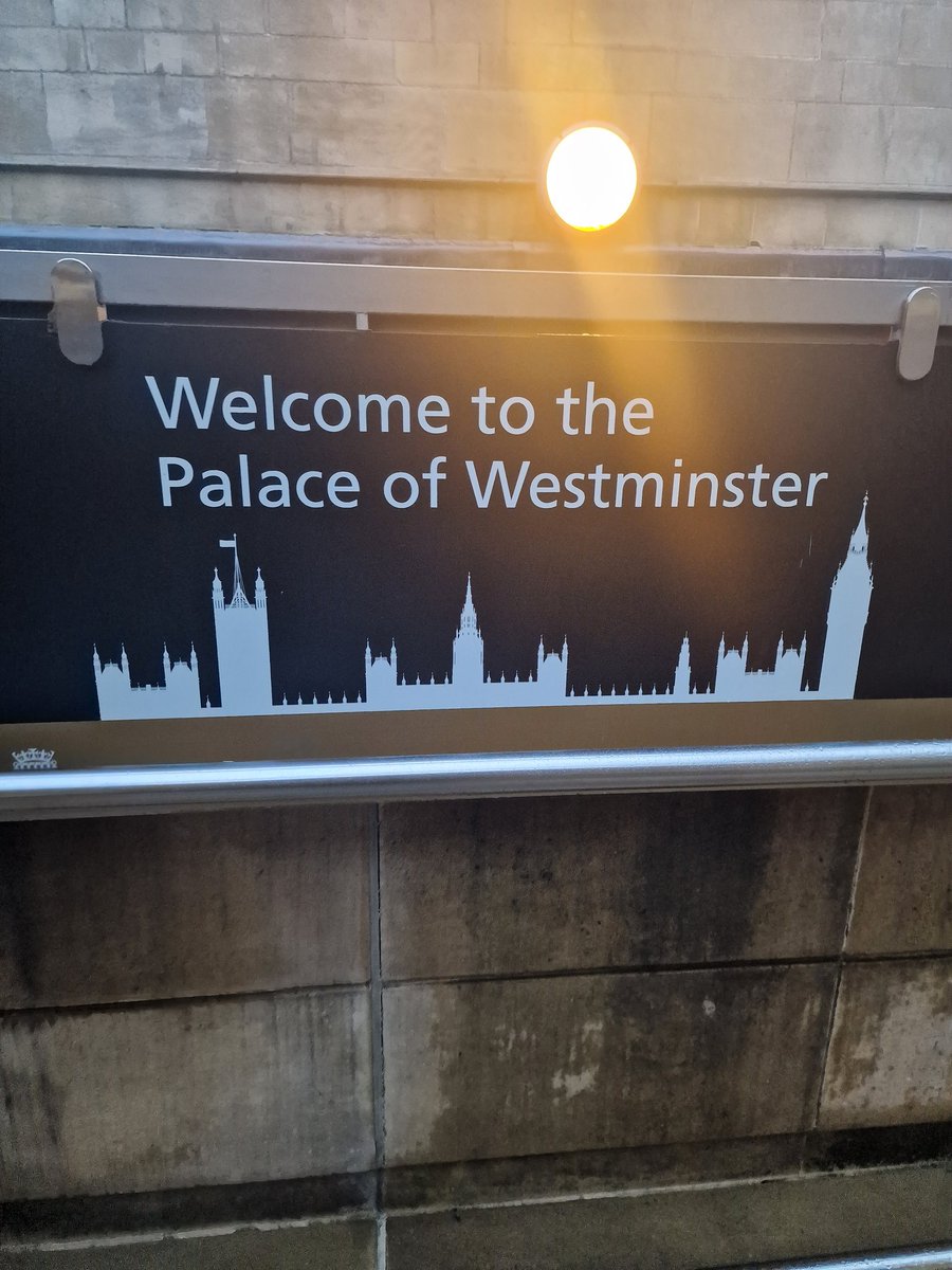 FellFoodie's tweet image. Had the pleasure of attending an event at Westminster to support the #LetUsOut campaign with the @OutwardBoundUK
Campaigning for outdoor residentials to be part of the curriculum
Back the bills outwardbound.org.uk/letusout @timfarron #outdoored