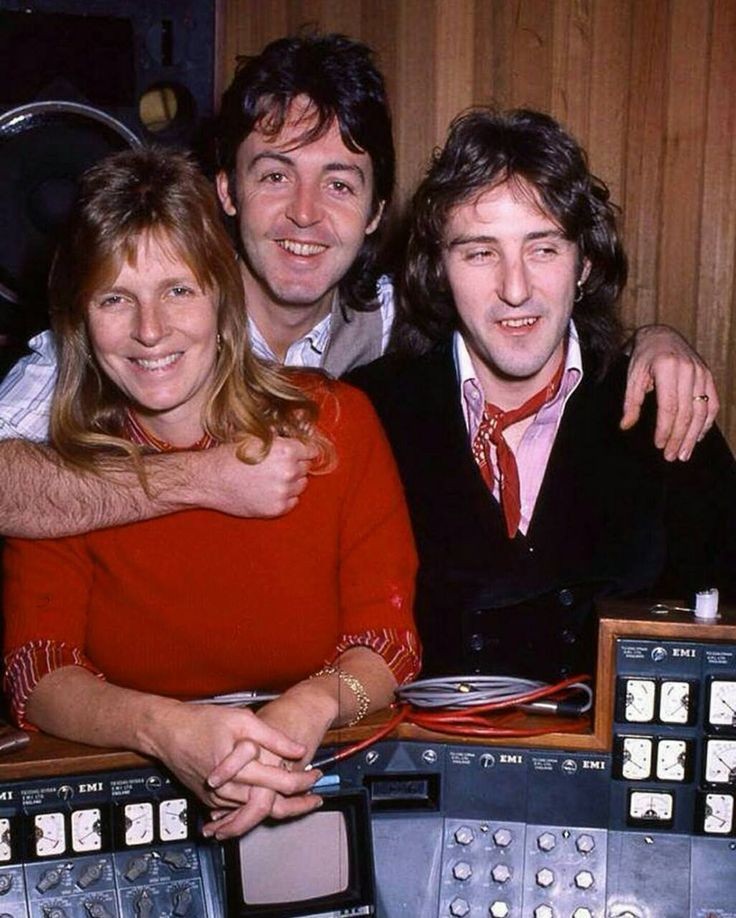 paul_mccartney4's tweet photo. Triste noticia.
Denny Laine falleció a la edad de 79 años.
Compañero de Sir Paul McCartney en su etapa con Wings.
Vuela alto. QEPD 🕊✝️🙏🏼
Por siempre WINGS. 👐🏻 https://t.co/JCsmcLUxJ2