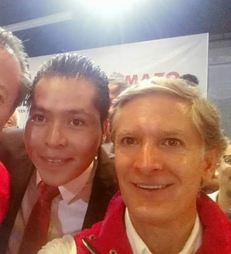 Y aquí fue donde todo comenzó, hoy cumple años un grandioso ser humano, tuve el privilegio de escucharlo en algunas reuniones, y con total franqueza puedo decir que tiene un enorme corazón.

Felicidades amigo y líder <a href="/alfredodelmazo/">Alfredo Del Mazo</a>, 🎉🎉🎉
#EquipoADMM
<a href="/EduardoFloMa1/">Eduardo Flores</a>
#MiguelAngel