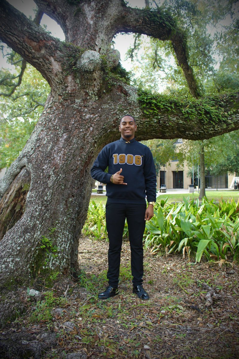 kvngcharlie's tweet photo. Phirst Founders Day 🤙🏾❄️ https://t.co/mIeL9Wz2Jj