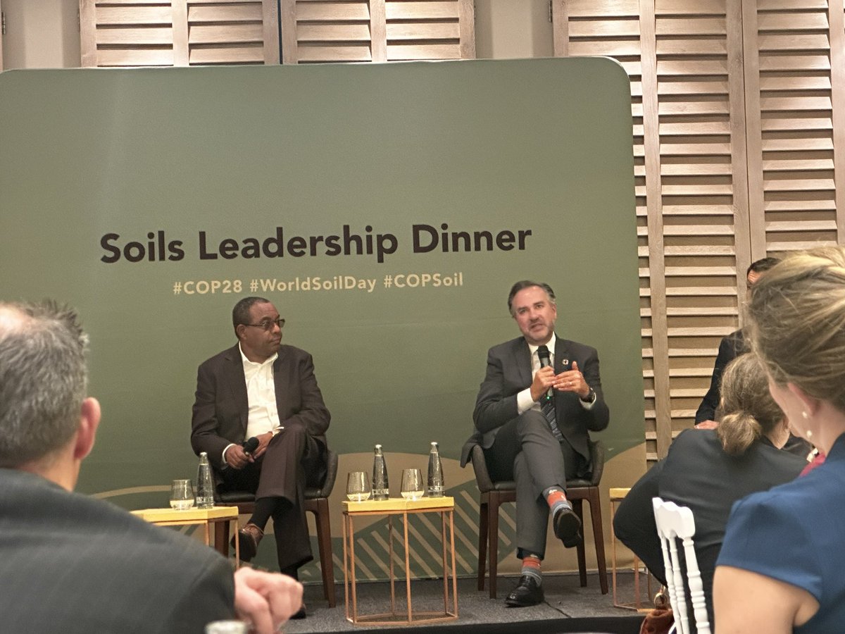 🎉Excited to mark #WorldSoilDay at the Soils Leadership Dinner tonight!

Recognizing the often overlooked heroes beneath our feet, nurturing life & sustaining ecosystems. 

🥂Cheers to working together to scale soil health practices globally.

#Trees4Resilience #SaveSoil #COPSoil