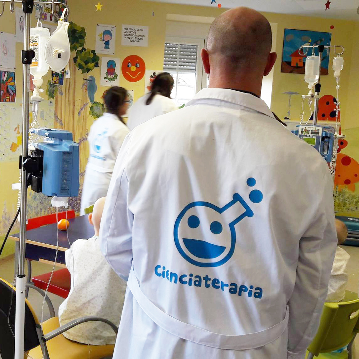 DÍA DEL VOLUNTARIADO 💙
Agradecemos a todos los Cienciaterapeutas por su tiempo, conocimiento y amor al acompañar a nuestros pacientes con cáncer. ¡GRACIAS! 🥰 

#CienciaterapiaMola 
#DiadelVoluntariado