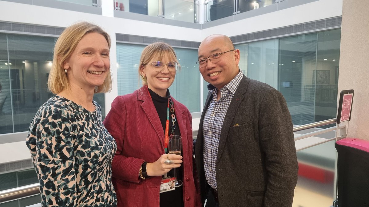 Congratulations to TNG alum @helena_davies_ who passed her PhD Viva on eating disorders and genetics today - here with lovely and brilliant examiners @drbould and @GilesYeo @SGDPCentreKCL @edgi_uk @NIHRBioResource @NIHRMaudsleyBRC @ESRC