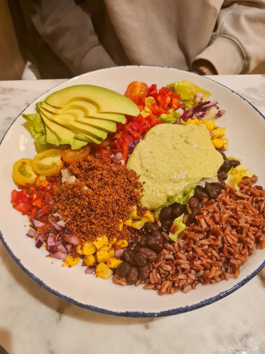 goplantbased_me's tweet photo. Just look at all these vibrant veggies! This was again at Wulf &amp; Lamb and came with a cashew sauce 😋 https://t.co/fBSK41qyCl