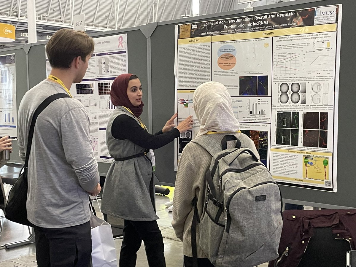 AntoniKourtidis's tweet photo. Houda @MrslncRNA and Alyssa @ScienceAlyssa are rocking it at the #cellbio2023 @ASCBiology ! https://t.co/PB7x3bbZ1k