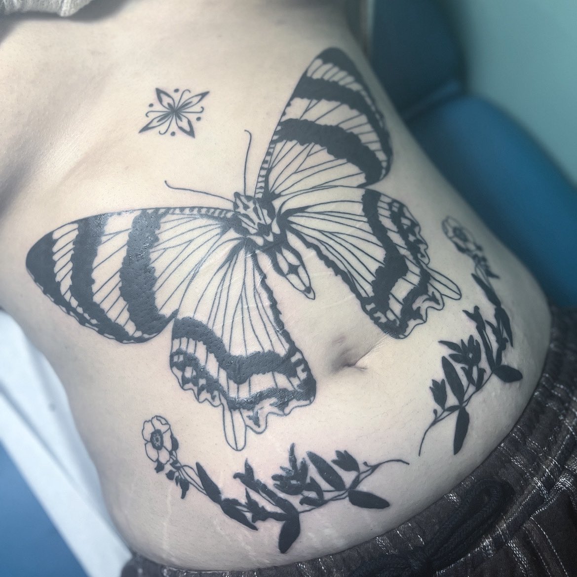 AliceTrc's tweet photo. Projet terminé hier réalisé en deux séances 🖤 https://t.co/aRDnawJpKG