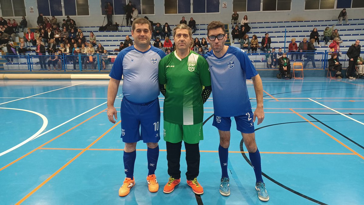 ffrm_es's tweet photo. 🔺⚽ ¡TRIANGULAR BENÉFICO! 🔻⚽

🫴 Nuestra @ffrm_se de discapacidad intelectual disfruta de una gran tarde de fútbol sala junto al Atlético Torreño y al @CiudadDeMurcia Adaptado en Las Torres de Cotillas.

📽️ DIRECTO: 👉 https://t.co/WUV2HmDXmH / #VamosFFRM https://t.co/IySWhZNdPK
