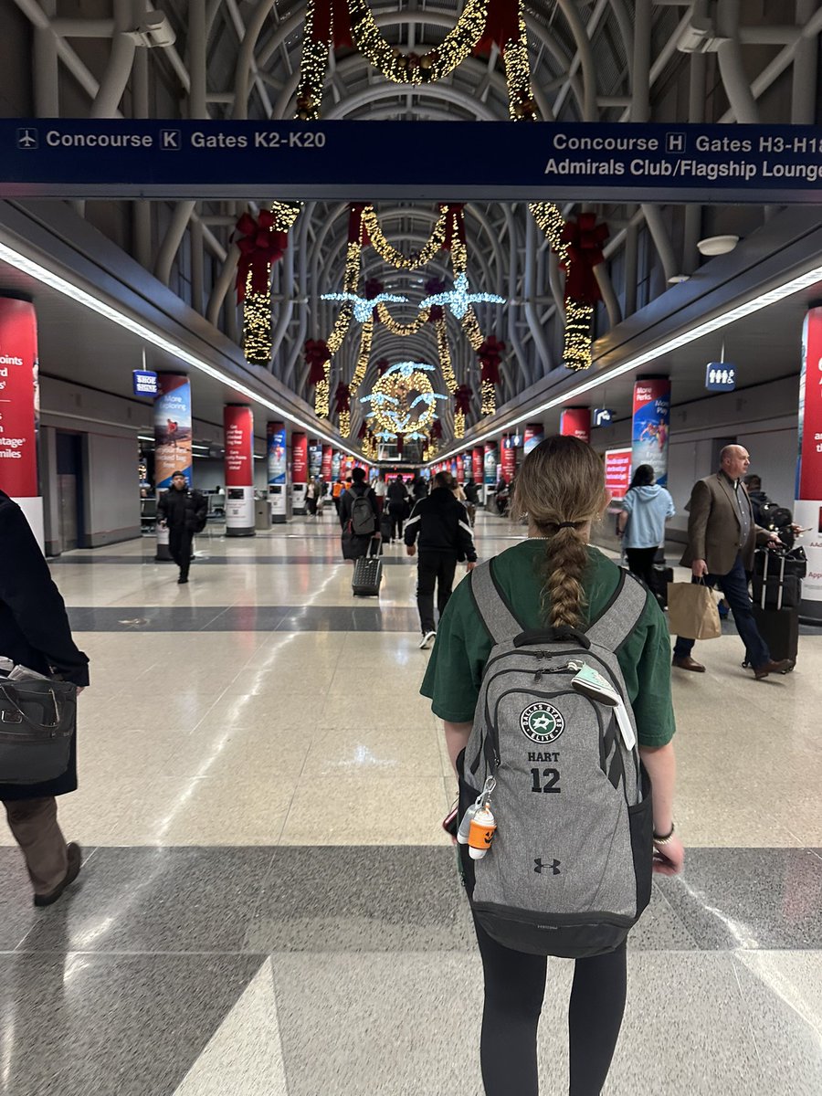 Sophie’s penultimate high school hockey season 🖤💚 trying to enjoy each trip before it becomes the “last” So long, Chicago, it was fun 👋🏻