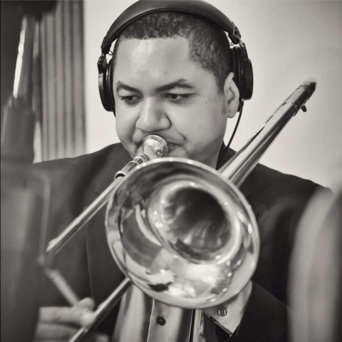 📸 Great pic of VJE's own Wille Applewhite, a jazz trombonist, composer, arranger, and educator. And photogenic too! 

#jazz #jazzmusic #band #music #musician #musician #musicislife #musicians #musiclife #musiclovers #musicismylife #TheVerveJazzEnsemble