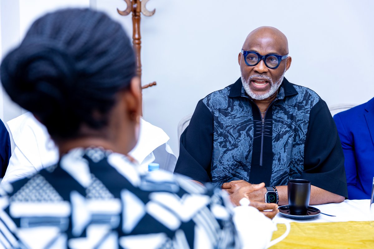 The Celebrities led by Mr. Williams Adebola Chairperson of AWNetwork and founder of MITTA Creative Centre exchanged extensively on potential collaboration, partnerships, and how to provide capacity building to grow Rwanda’s creative sector.