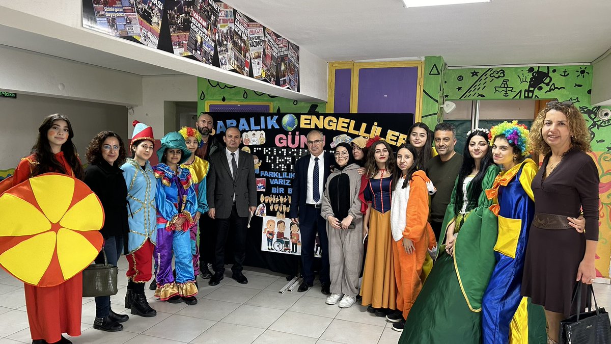mtal_nene's tweet photo. 3 Aralık Engelliler Günü Kapsamında Okulumuz Çocuk Gelişimi Bölümü Öğretmenlerinin ve Öğrencilerinin büyük özverisi ile Şht.Lütfü Gülşen Özel Eğitim Okulunu ziyaret ettik. Atölye çalışmalarına katıldık, yüz boyama ve dans etkinlikleri yaptık. Emeği geçen herkese teşekkürler!! 👏🏻 https://t.co/Xf66IDxRhV