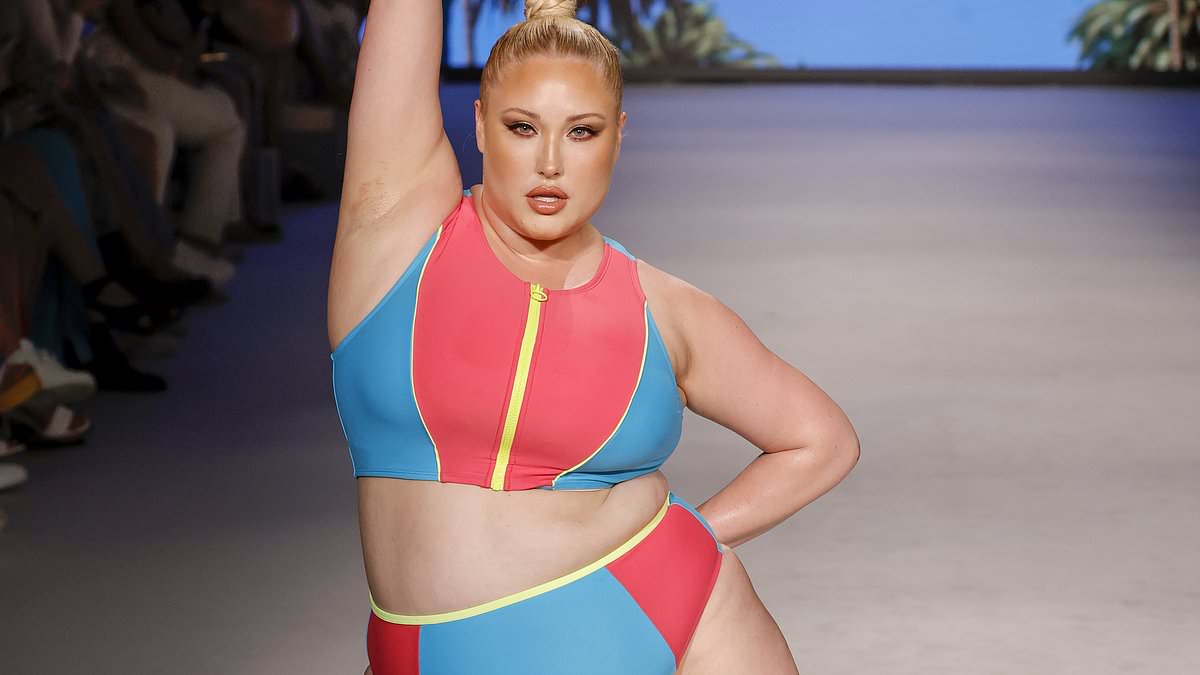 Daily Mail Online on X: David Hasselhoff's daughter Hayley Hasselhoff says  she is 'not trying to glamourize obesity' as a plus-size model: 'Everyone  has the right to feel desired in their skin
