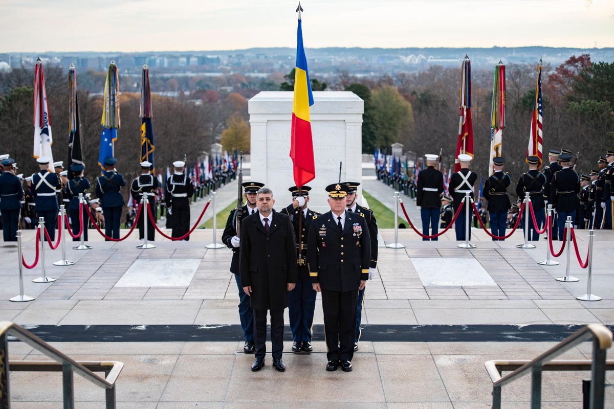 ArlingtonNatl's tweet photo. Yesterday, Dec. 4, the PM of Romania @CiolacuMarcel participated in an Armed Forces Full Honors Wreath-Laying Ceremony at the Tomb of the Unknown Soldier. PM Ciolacu was joined by Joint Task Force- National Capital Region and @MDW_USARMY Commanding General Maj. Gen. Bredenkamp. https://t.co/lalt6jtU5g