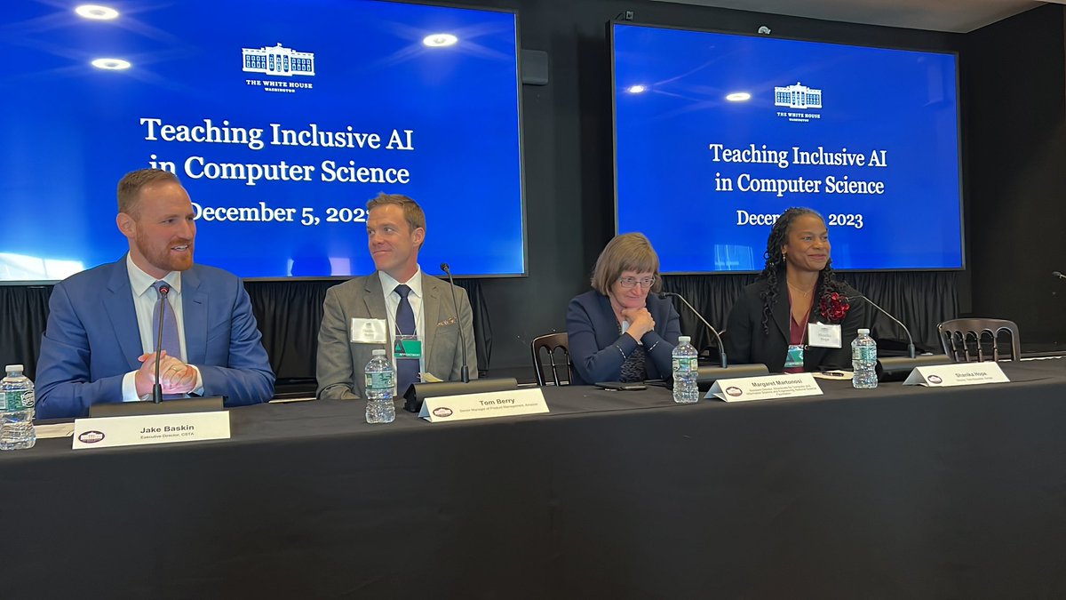 Today at the @whitehouse, @jakebask announced $1.6 million in new funding to support a comprehensive update of the CSTA K-12 Computer Science Standards. Learn more and find out how you can get involved: csteachers.org/empowering-the…