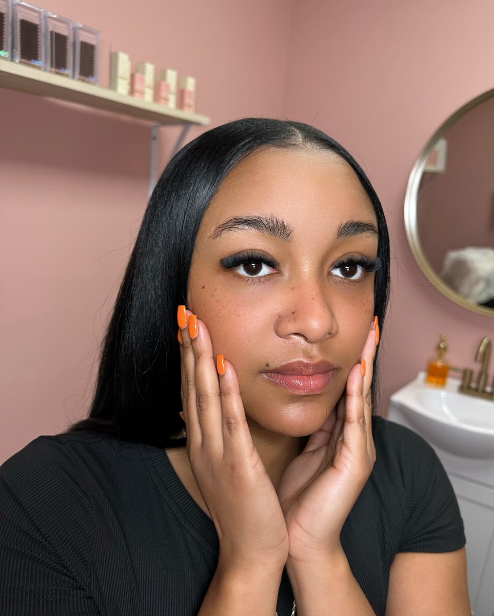 dierralashes's tweet image. My clients are so pretty 🥺

#charlottelashtech #lashextensions