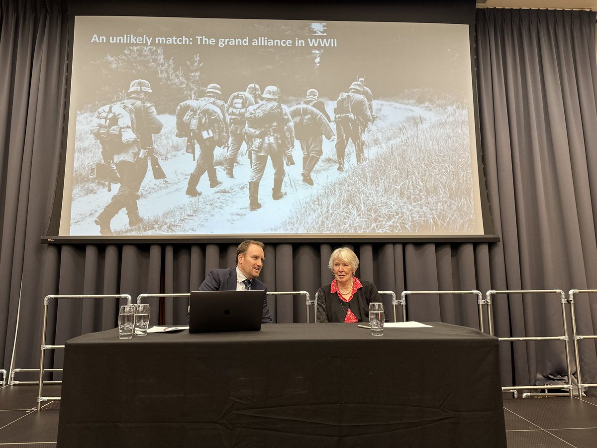 🗺️💬 Professor @jonathanfennell welcomes Professor Margaret MacMillan from @UofT & @UniofOxford to the @smhcentre Annual Lecture. She will explore the dynamics, formation, challenges and impact of the Grand Alliance during WWII. Join us online👇 us06web.zoom.us/j/84765981995?…