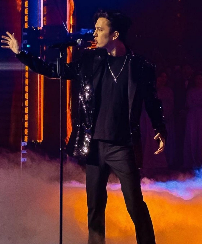 nbi37's tweet photo. @OlguisSantillan STRANGER WORLD TOUR DIMASH
#DimashQudaibergen 's @dimash_official music transcends genres to include operatic pop, rock. His great stage presence and impeccable vocal techniques astound listeners #GreatSinger #YourMusicIsMyLife
Enjoy #DimashConcertHongKong #DimashConcertBudapes https://t.co/IYdbFIc3hi