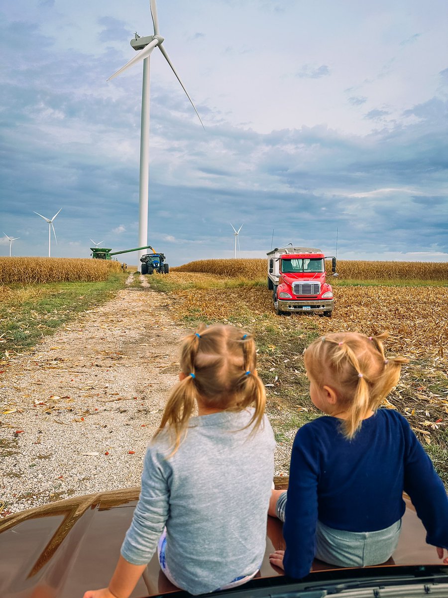 thops03's tweet photo. @Qconnealy19 @JohnDeere https://t.co/LofZHpeMCq