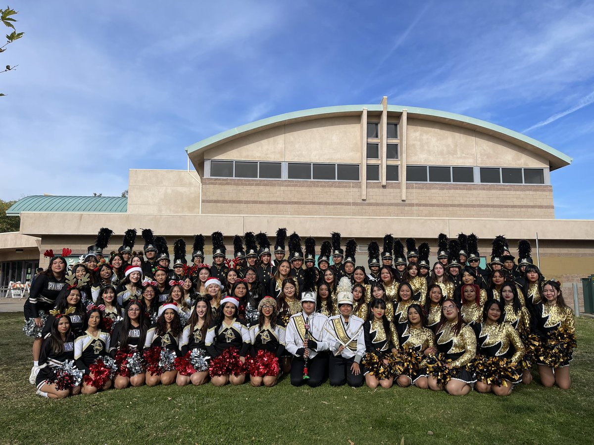 PanoramaPythons's tweet photo. Our PHS Marching Band, Drill Team &amp; Cheerleading Team had a blast representing PHS in the Granada Hills Holiday Parade! 🎵🐍📣 #pythonpride#wearepanorama#somospanorama https://t.co/2jO0GSHIBZ