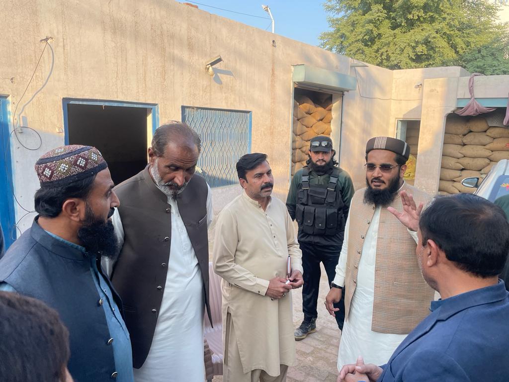 moavia_official's tweet photo. جھنگ، باغی اڈے پر ملاقاتیں
#explorejhang #na109 #pp128 #RaheHaqParty https://t.co/6CvHZlNrts